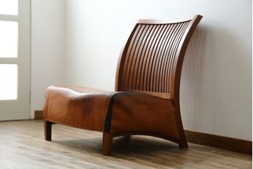 中古　希少な廃番品!!　BC工房　安楽きらきら椅子　チーク材　ワイドタイプ　和洋どちらの空間にも取り入れやすいアームレスチェア(1Pソファ、一人掛け)(R-081785)