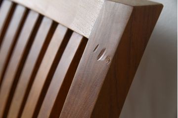 中古　希少な廃番品!!　BC工房　安楽きらきら椅子　チーク材　ワイドタイプ　和洋どちらの空間にも取り入れやすいアームレスチェア(1Pソファ、一人掛け)(R-081785)