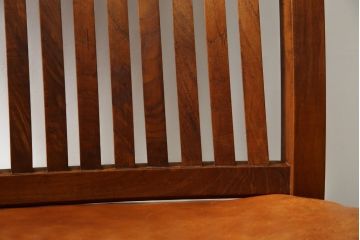 中古　希少な廃番品!!　BC工房　安楽きらきら椅子　チーク材　ワイドタイプ　和洋どちらの空間にも取り入れやすいアームレスチェア(1Pソファ、一人掛け)(R-081785)