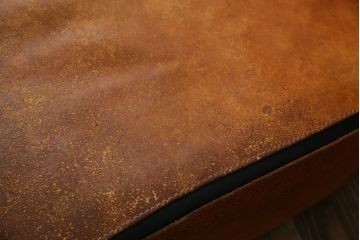中古　希少な廃番品!!　BC工房　安楽きらきら椅子　チーク材　ワイドタイプ　和洋どちらの空間にも取り入れやすいアームレスチェア(1Pソファ、一人掛け)(R-081785)