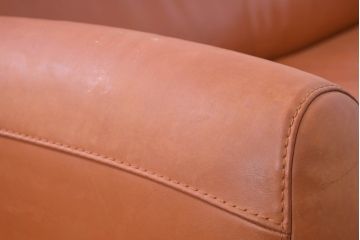 中古　イタリア　IDC大塚家具取り扱い　インカント(INCANTO)　DIVANI　本革(レザー)　鮮やかな色味が空間のアクセントになる2.5人掛けソファ(2.5Pソファ、2人掛け、2Pソファ、店舗什器)(定価約35万円)(R-081786)