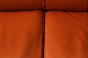 中古　イタリア　IDC大塚家具取り扱い　インカント(INCANTO)　DIVANI　本革(レザー)　鮮やかな色味が空間のアクセントになる2.5人掛けソファ　定価約35万円　(R-081786)
