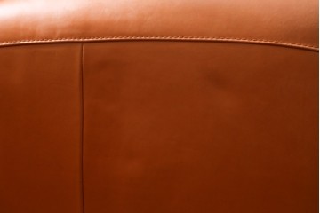 中古　イタリア　IDC大塚家具取り扱い　インカント(INCANTO)　DIVANI　本革(レザー)　鮮やかな色味が空間のアクセントになる2.5人掛けソファ　定価約35万円　(R-081786)