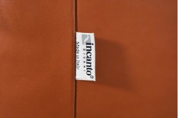 中古　イタリア　IDC大塚家具取り扱い　インカント(INCANTO)　DIVANI　本革(レザー)　鮮やかな色味が空間のアクセントになる1人掛けソファ(クラブソファ、1Pソファ、1人掛け、2人掛け、2Pソファ、店舗什器)(定価約22万円)(R-081787)