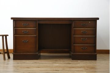 中古　美品　カリモク家具(karimoku)　COLONIAL(コロニアル)シリーズ　カントリースタイルのお部屋作りにおすすめのおしゃれな両袖机(在宅ワーク用、在宅用ワークデスク、書斎机)(定価約27万円)(R-081788)