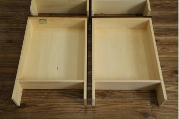 中古　美品　カリモク家具(karimoku)　COLONIAL(コロニアル)シリーズ　カントリースタイルのお部屋作りにおすすめのおしゃれな両袖机(在宅ワーク用、在宅用ワークデスク、書斎机)(定価約27万円)(R-081788)