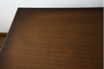 中古　美品　カリモク家具(karimoku)　COLONIAL(コロニアル)シリーズ　カントリースタイルのお部屋作りにおすすめのおしゃれな両袖机(在宅ワーク用、在宅用ワークデスク、書斎机)(定価約27万円)(R-081788)