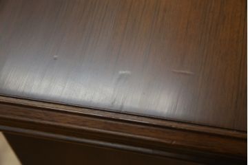 中古　美品　カリモク家具(karimoku)　COLONIAL(コロニアル)シリーズ　カントリースタイルのお部屋作りにおすすめのおしゃれな両袖机(在宅ワーク用、在宅用ワークデスク、書斎机)(定価約27万円)(R-081788)