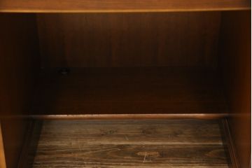 中古　美品　カリモク家具(karimoku)　COLONIAL(コロニアル)シリーズ　カントリースタイルのお部屋作りにおすすめのおしゃれな両袖机(在宅ワーク用、在宅用ワークデスク、書斎机)(定価約27万円)(R-081788)