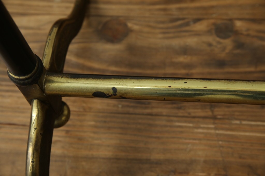 イタリアヴィンテージ　ブラス(真鍮)レッグがおしゃれで品のある伸縮式ハンガーラック　(R-081789)