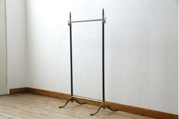 イタリアヴィンテージ　ブラス(真鍮)レッグがおしゃれで品のある伸縮式ハンガーラック　(R-081789)