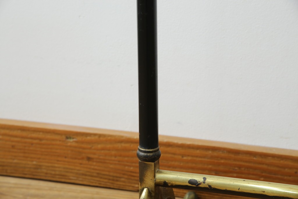 イタリアヴィンテージ　ブラス(真鍮)レッグがおしゃれで品のある伸縮式ハンガーラック　(R-081789)