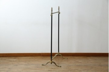 イタリアヴィンテージ　ブラス(真鍮)レッグがおしゃれで品のある伸縮式ハンガーラック　(R-081789)