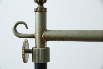 イタリアヴィンテージ　ブラス(真鍮)レッグがおしゃれで品のある伸縮式ハンガーラック　(R-081789)