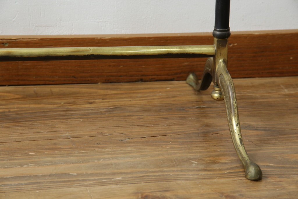 イタリアヴィンテージ　ブラス(真鍮)レッグがおしゃれで品のある伸縮式ハンガーラック　(R-081789)