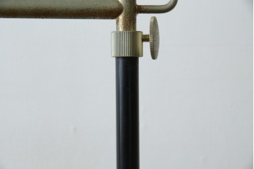 イタリアヴィンテージ　ブラス(真鍮)レッグがおしゃれで品のある伸縮式ハンガーラック　(R-081789)