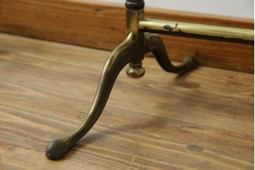 イタリアヴィンテージ　ブラス(真鍮)レッグがおしゃれで品のある伸縮式ハンガーラック　(R-081789)