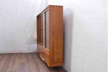 和製アンティーク　美品　引き出し付き　レトロな雰囲気のガラス戸収納棚(戸棚、飾り棚、陳列棚、店舗什器、サイドボード、食器棚、サイドキャビネット)(R-081790)