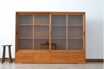和製アンティーク　美品　引き出し付き　レトロな雰囲気のガラス戸収納棚　(R-081790)