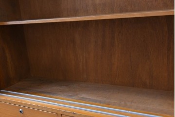 和製アンティーク　美品　引き出し付き　レトロな雰囲気のガラス戸収納棚　(R-081790)