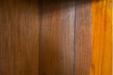 和製アンティーク　美品　引き出し付き　レトロな雰囲気のガラス戸収納棚　(R-081790)