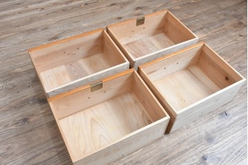 和製アンティーク　美品　引き出し付き　レトロな雰囲気のガラス戸収納棚　(R-081790)