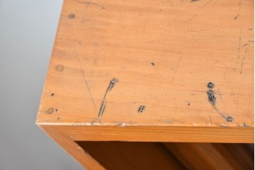 和製アンティーク　美品　引き出し付き　レトロな雰囲気のガラス戸収納棚　(R-081790)