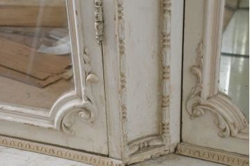 フランスアンティーク　特大!!　最高級　ロココ調　三面ガラス　ミラーバック　美しい彫刻のフレンチキャビネット(飾り棚、収納棚、戸棚、コレクションケース、ガラスケース、店舗什器)(R-081791)