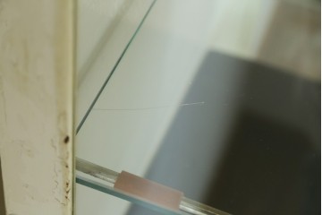 フランスアンティーク　アイアンフレーム　ペイント　縦型　シャビーシックな雰囲気が魅力のメディカルキャビネット　(R-081792)