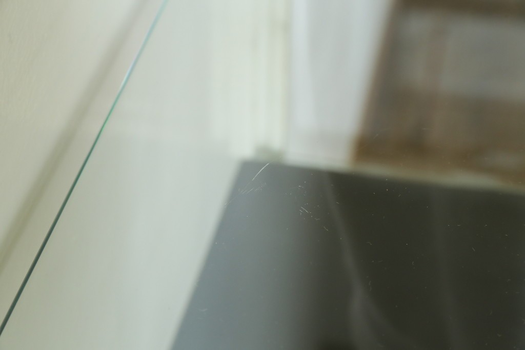 フランスアンティーク　アイアンフレーム　ペイント　縦型　シャビーシックな雰囲気が魅力のメディカルキャビネット　(R-081792)