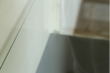 フランスアンティーク　アイアンフレーム　ペイント　縦型　シャビーシックな雰囲気が魅力のメディカルキャビネット　(R-081792)