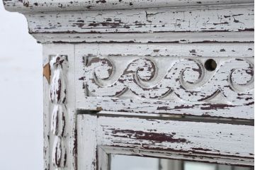 フランスアンティーク　フレンチシャビーな風合いが素敵な縦型ガラスケース(ガラスキャビネット、ショーケース、コレクションケース、陳列棚、飾り棚、戸棚、店舗什器)(R-081793)