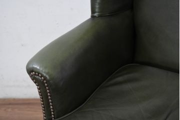 イギリスアンティーク　レザー(本革)　重厚感のある佇まいが魅力的なウィングバックソファ(ウイングバックソファ、1人掛け、1P、一人掛けソファ、アームチェア、店舗什器、英国)(R-081794)