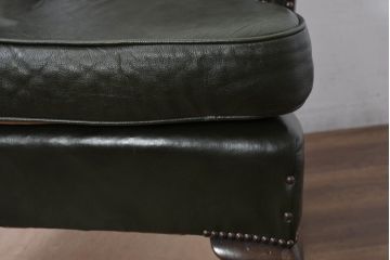 イギリスアンティーク　レザー(本革)　重厚感のある佇まいが魅力的なウィングバックソファ(ウイングバックソファ、1人掛け、1P、一人掛けソファ、アームチェア、店舗什器、英国)(R-081794)