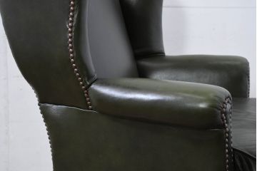 イギリスアンティーク　レザー(本革)　重厚感のある佇まいが魅力的なウィングバックソファ(ウイングバックソファ、1人掛け、1P、一人掛けソファ、アームチェア、店舗什器、英国)(R-081794)