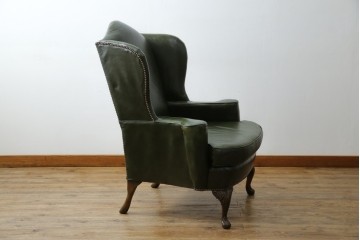 イギリスアンティーク　レザー(本革)　重厚感のある佇まいが魅力的な1人掛けウィングバックソファ　(R-081795)