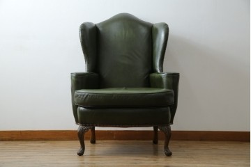 イギリスアンティーク　レザー(本革)　重厚感のある佇まいが魅力的な1人掛けウィングバックソファ　(R-081795)