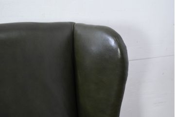 イギリスアンティーク　レザー(本革)　重厚感のある佇まいが魅力的な1人掛けウィングバックソファ(ウイングバックソファ、1P、一人掛けソファ、アームチェア、店舗什器、英国)(R-081796)
