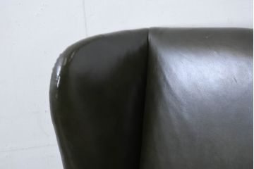 イギリスアンティーク　レザー(本革)　重厚感のある佇まいが魅力的な1人掛けウィングバックソファ(ウイングバックソファ、1P、一人掛けソファ、アームチェア、店舗什器、英国)(R-081796)