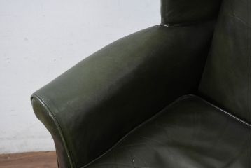 イギリスアンティーク　レザー(本革)　重厚感のある佇まいが魅力的な1人掛けウィングバックソファ(ウイングバックソファ、1P、一人掛けソファ、アームチェア、店舗什器、英国)(R-081796)