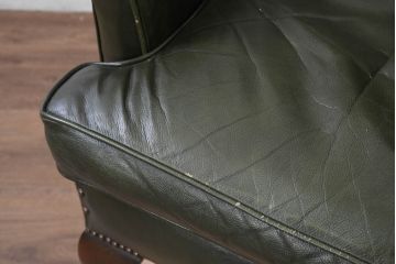 イギリスアンティーク　レザー(本革)　重厚感のある佇まいが魅力的な1人掛けウィングバックソファ(ウイングバックソファ、1P、一人掛けソファ、アームチェア、店舗什器、英国)(R-081796)