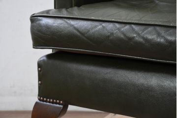 イギリスアンティーク　レザー(本革)　重厚感のある佇まいが魅力的な1人掛けウィングバックソファ(ウイングバックソファ、1P、一人掛けソファ、アームチェア、店舗什器、英国)(R-081796)