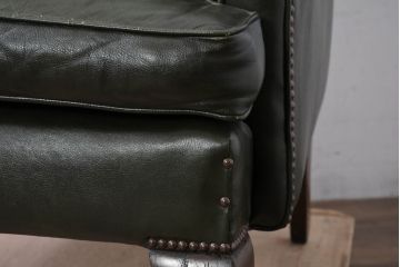 イギリスアンティーク　レザー(本革)　重厚感のある佇まいが魅力的な1人掛けウィングバックソファ(ウイングバックソファ、1P、一人掛けソファ、アームチェア、店舗什器、英国)(R-081796)