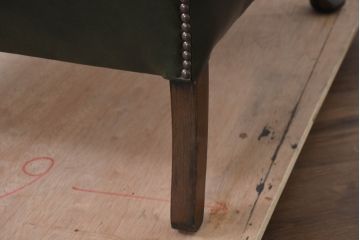 イギリスアンティーク　レザー(本革)　重厚感のある佇まいが魅力的な1人掛けウィングバックソファ(ウイングバックソファ、1P、一人掛けソファ、アームチェア、店舗什器、英国)(R-081796)