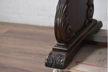 イギリスアンティーク　上手物!!　美しい彫刻が施されたローテーブル(センターテーブル、コーヒーテーブル、リビングテーブル、店舗什器、英国)(R-081801)