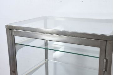 和製ビンテージ　メタルフレームが無骨でかっこいいレトロな縦型ガラスケース(Gケース、ショーケース、陳列棚、飾り棚、店舗什器、キュリオケース、ケビント、ヴィンテージ)(R-081804)