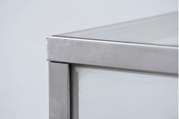 和製ビンテージ　メタルフレームが無骨でかっこいいレトロな縦型ガラスケース(Gケース、ショーケース、陳列棚、飾り棚、店舗什器、キュリオケース、ケビント、ヴィンテージ)(R-081804)