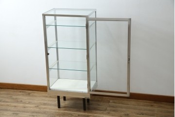 和製ビンテージ　メタルフレームが無骨でかっこいいレトロな縦型ガラスケース　(R-081804)