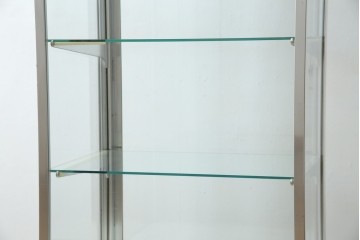 和製ビンテージ　メタルフレームが無骨でかっこいいレトロな縦型ガラスケース　(R-081804)