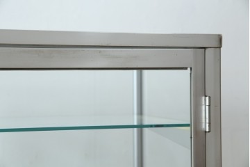 和製ビンテージ　メタルフレームが無骨でかっこいいレトロな縦型ガラスケース　(R-081804)